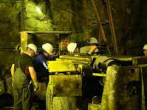 Група рудара изашла, у окну рудника "Трепча Југ" остало још 30 