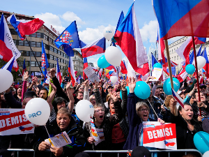 Одржани протести у Прагу на којима се тражила оставка владе