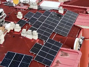 У Нишу прва стамбена заједница у Србији која соларним панелима производи струју