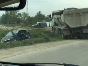 Судар камиона и путничког возила на Ибарској магистрали, једна особа страдала