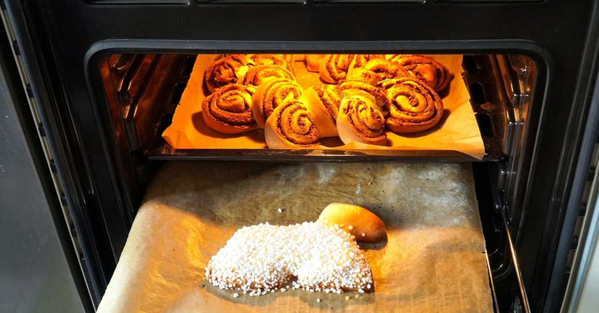 Како да направите домаће средство за чишћење рерне