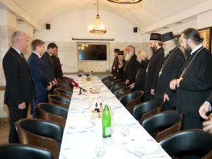 На истом задатку и матица и дијаспора