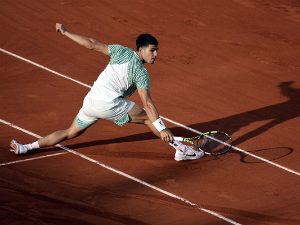 Алкараз убедљив на старту Ролан Гароса, Вавринка у маратону савладао Рамоса