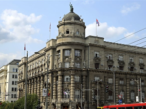 Повећани коефицијенти за исплату плата запосленима у јавним службама у 2025.