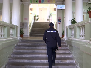 Колико ђацима, родитељима и наставницима значи већи број полицајаца у школама?