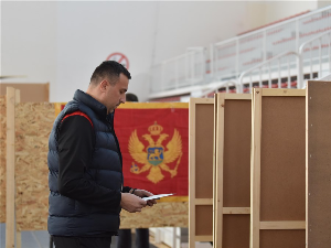 Парламентарни избори у Црној Гори – годину и по пре рока и после пада две владе