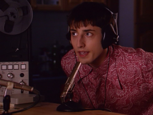 Отворена врата, 32-34