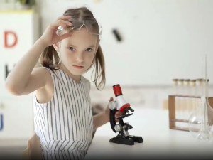 РТС Лаб минијатура: Игром кроз науку (физика)