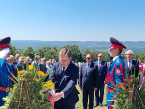 Селаковић одао почаст погинулима у устанку Невесињскa пушкa