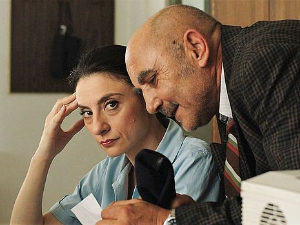 Пси лају ветар носи 1, 6-11