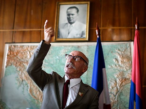 Пси лају ветар носи 1, 7-11