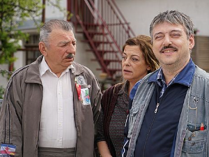 Пси лају ветар носи 2, 2-11