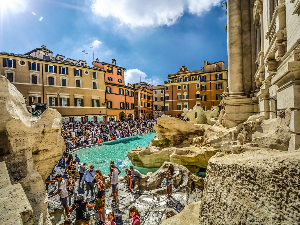 Летња башта: „Туристи, идите кући”