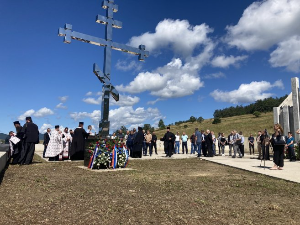 На Петровачкој цести обележено 28 година од бомбардовања српске избегличке колоне