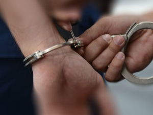Аранђеловац, ухапшен због сумње да је на паркингу украо кесу са више од 2,5 милиона динара пазара