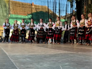 Маратон српске народне игре и песме у Темишвару