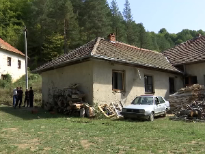 Помоћ за самохрану мајку са шесторо деце