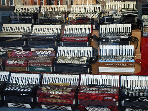 Век хармонике - Албум „Огледало“ Лоре Аменабар