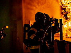 Пожар на британском аеродрому "Лутон", отказани сви летови