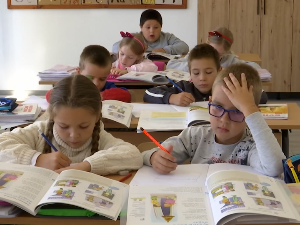 Родитељи и мештани реновирали школу у Касидолу    