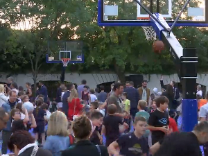 У школи „Краљ Петар Први“ закотрљала се прва кошаркашка лопта у Србији