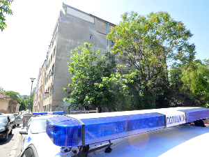 Мушкарац осумњичен да је претио ножем девојци коју је закључао у стану на Новом Београду