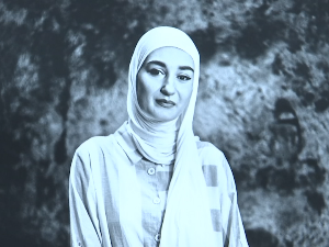 Портрети жена које носе хиџаб на изложби у Новом Пазару 