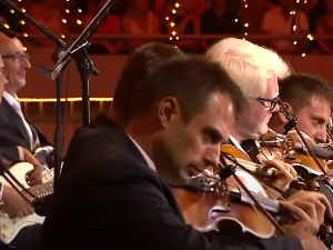 Народни оркестри и ансамбли РТС