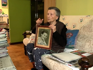 Петрица пише песме, а најновију књигу је објавила на прагу стотог рођендана