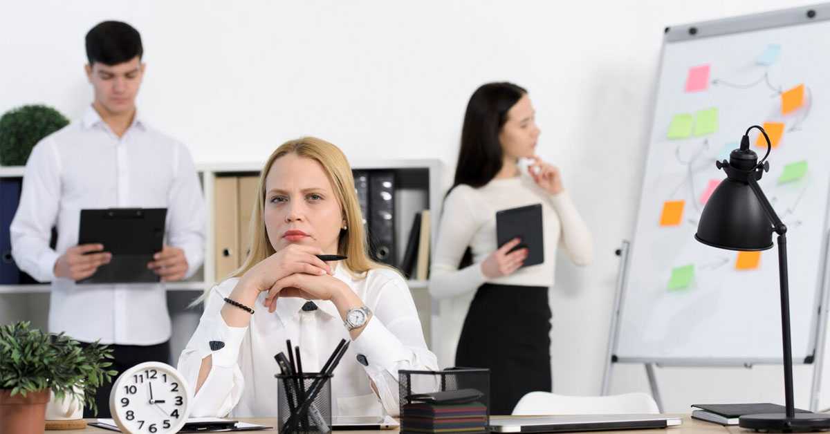 Мрзите да дајете негативне коментаре колегама – ових 19 фраза вам могу помоћи да то што безболније обавите