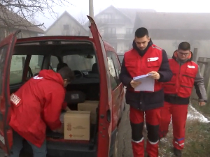 Јагодински волонтери Црвеног крста уручили помоћ сеоским домаћинствима