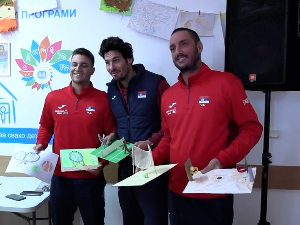 Тениски репрезентативци посетили децу у СОС селу у Краљеву