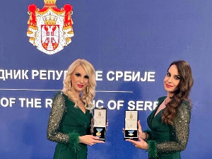 По повратку са америчке турнеје, Сестре Гобовић дочекало најлепше изненађење  –  Сретењски орден