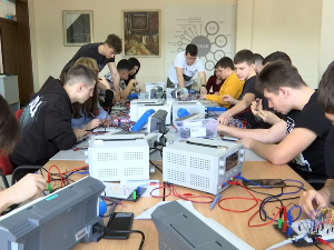 У Тршићу камп о вештачкој интелигенцији и роботима