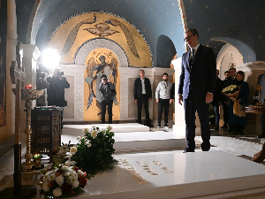 Четири године од смрти патријарха Иринеја, председник Вучић присуствовао помену