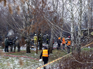 Теретни авион пао на зграду код аеродрома у Вилњусу, најмање једна особа погинула