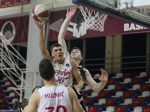 Партизан се разгоропадио у Железнику