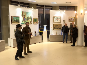 Изложба скулптура и слика од стакла