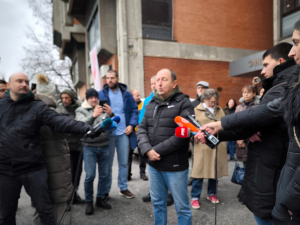 Уместо протестне шетње просветари дошли у студентски град у Новом Саду