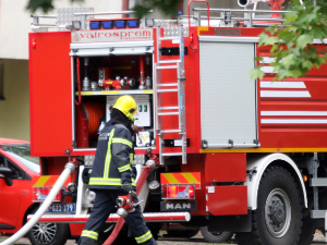 Пожар у постројењу за обраду дрвета у Кучеву угашен, повређене две особе