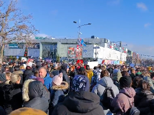 Новосадски студенти блокирали раскрсницу код Променаде, одложена седница Скупштине Града 