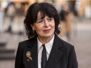 Моника Хелфер: Лавље срце (3)