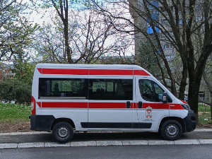 Две особе на токсиколошком одељењу после појаве непријатног мириса из канализације у Нишу