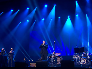 Уживо - Дејан Петровић