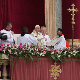 Папа након ускршње мисе: Мир се не гради оружјем