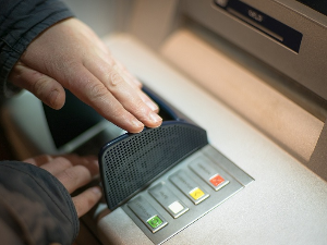 Холандски пљашкачи минирају банкомате, посао проширили на Немачку
