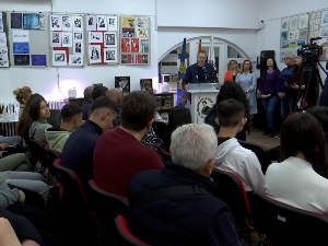 Србија се сећа жртава Холокауста, помени и свеће на стратиштима