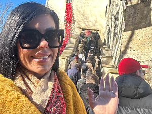 Пут без путовања: Дијана Ђорђевић – од радија и ТВ, до подкаста, сликарства и хуманитарних изложби