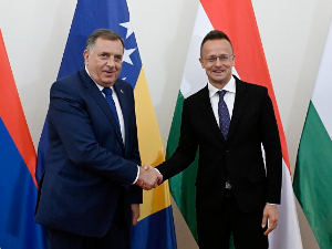 Сијарто: Мађарска ће гласати против резолуције о Сребреници
