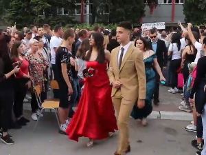 Како безбедно прославити матуре